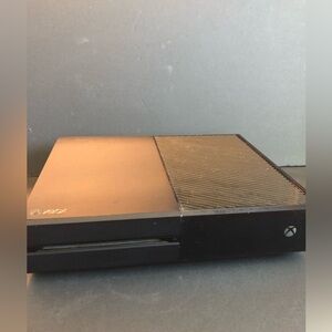 Xbox one 1TB (Perfect condition) comes with power box and cords.